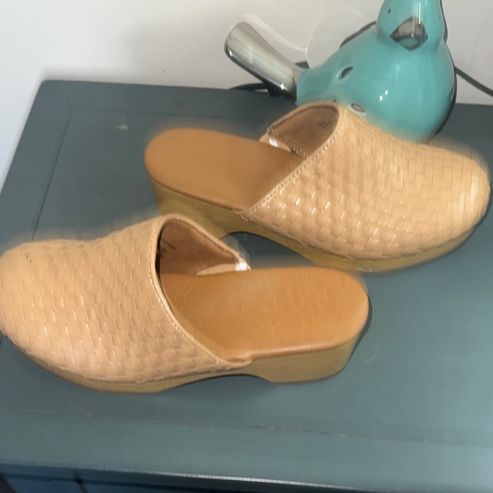 Universal Thread Beige Woven Clogs 6.5 - image 8